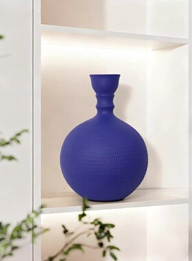 现代极简克莱因蓝高级感小众摆件