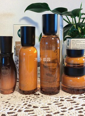 相宜本草山茶花精华水