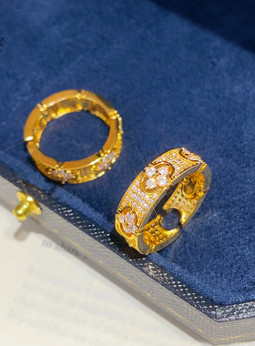 女沙金镂空白钻满天星四叶草戒指