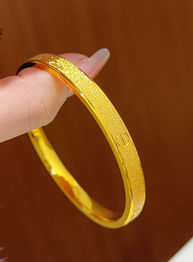 女沙金磨砂丝绒一字闭口手镯