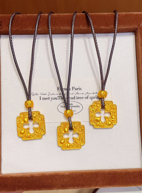 女沙金镂空四叶草小方牌吊坠项链
