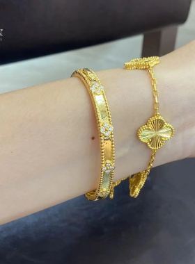 女沙金镭射金色四叶草五花手链