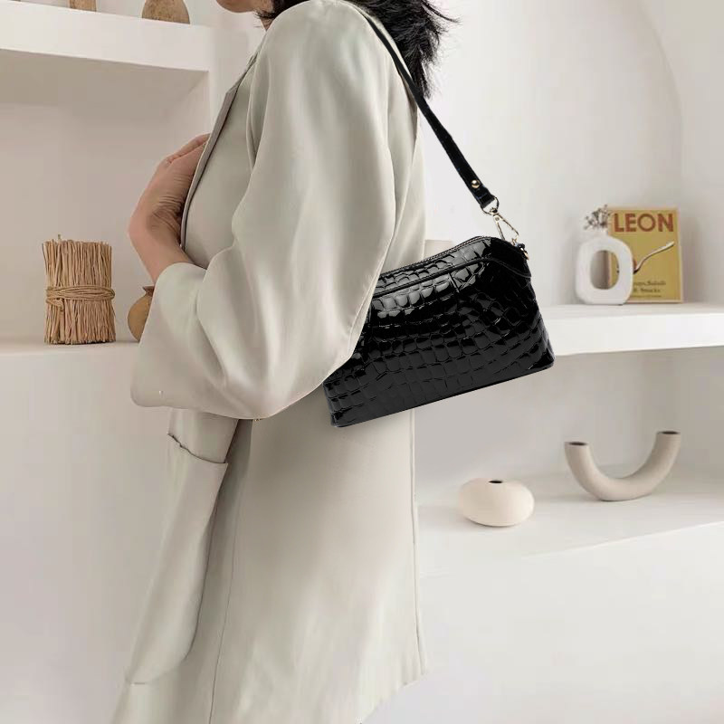 真皮手拿包女气质2020斜挎小包包 草木生箱包女士包袋