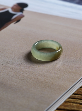 14号戒指 新疆和田玉糖玉糖青玉泥鳅背圆弧素圈指环 2899