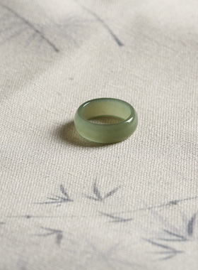 12号戒指 和田玉晴水青白中宽圆弧泥鳅背素圈指环 3003