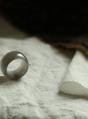 13号戒指 和田玉烟紫轮胎款指环 5706