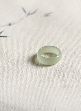 5号戒指 和田玉晴水青白小尺码圆弧素圈指环 尾戒 8342