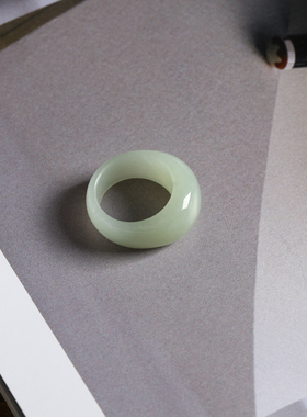 13号戒指 和田玉黄口料青黄口宽条馒头款指环 7513