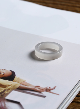 13号戒指 和田玉烟紫中宽直切款方口指环 9127