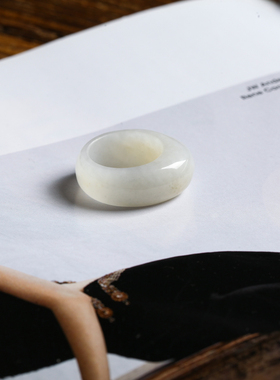 14号戒指 和田玉糖料糖玉糖白玉厚装馒头款指环 8692