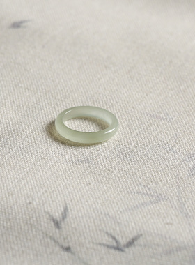 7号戒指 和田玉晴水青白窄条小尺码圆弧素圈指环 尾戒 8344