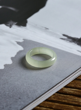 13号戒指 和田玉晴水青白泥鳅背圆弧素圈指环 9169