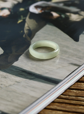 12号戒指 和田玉晴水浅青白窄条泥鳅背圆弧素圈指环 6734