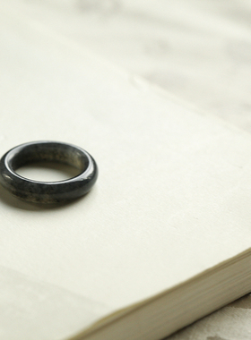 10号戒指 新疆和田玉青花籽料 籽玉圆弧素圈指环 8253