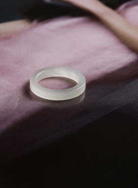 14号戒指 和田玉烟紫窄条直切款方口指环 3254