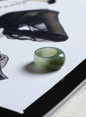 10号戒指 和田玉晴水青白厚装馒头款指环 8366