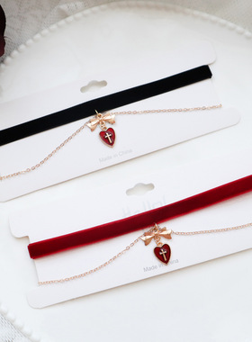 酒红丝绒颈链choker项链复古配饰爱心十字架吊坠锁骨链节日饰品