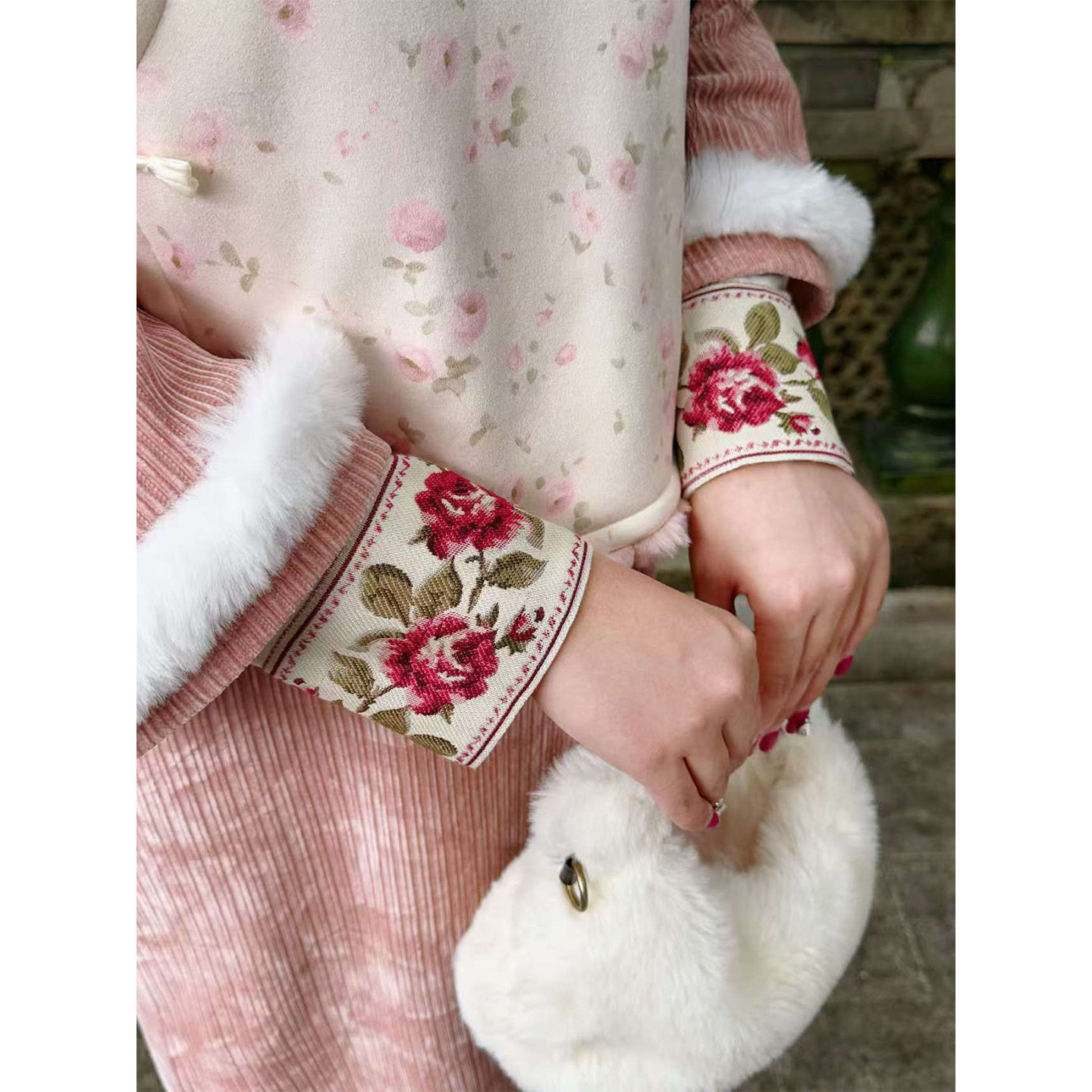 胖mm文艺复古新中式2025冬季新款连衣裙+粉色马甲大码套装,淘宝优惠券,粉丝福利购,淘宝优惠卷