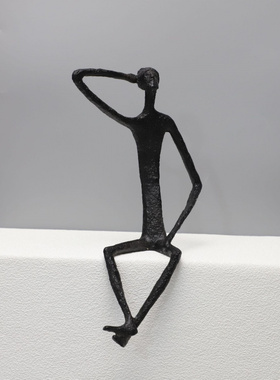 现代简约铸铁人物雕塑摆件客厅电视柜样板房家居软装饰品