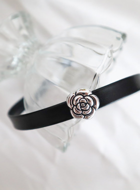 法式小香风山茶花项圈choker短款颈链轻奢小众黑色皮革锁骨链配饰