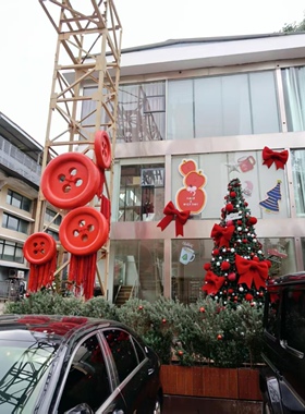 新年元旦巨型纽扣毛线装饰摆件元旦春节美陈网红拍照氛围布置道具