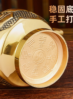 黄铜锻造，经久耐用，雕刻精细