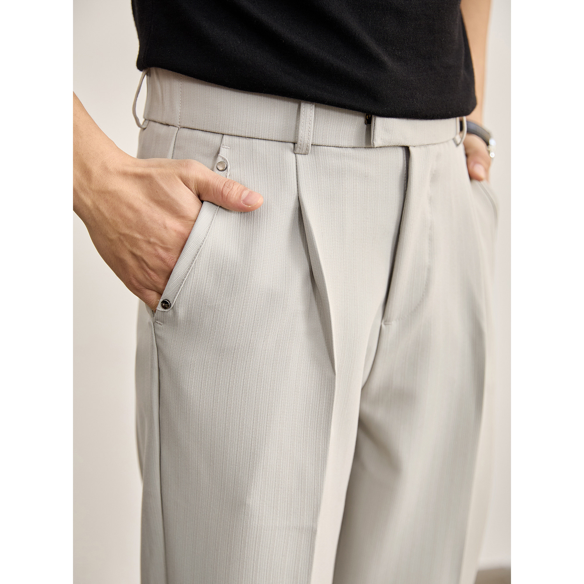 LUUD 轻奢纯色双褶设计直筒休闲裤抗皱竖纹肌理法式休闲西裤男士,淘宝优惠券,粉丝福利购,淘宝优惠卷