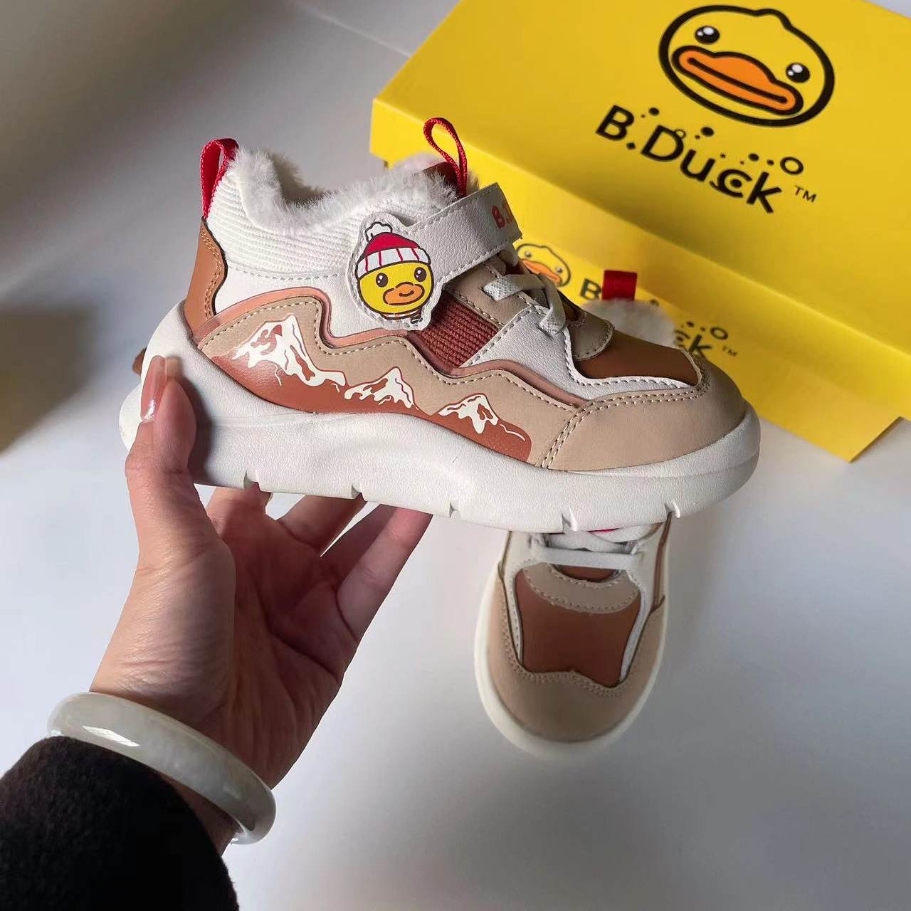 小黄鸭冬季棉鞋魔术贴男女宝宝防滑耐磨加厚加绒运动鞋24-30码 - 图0