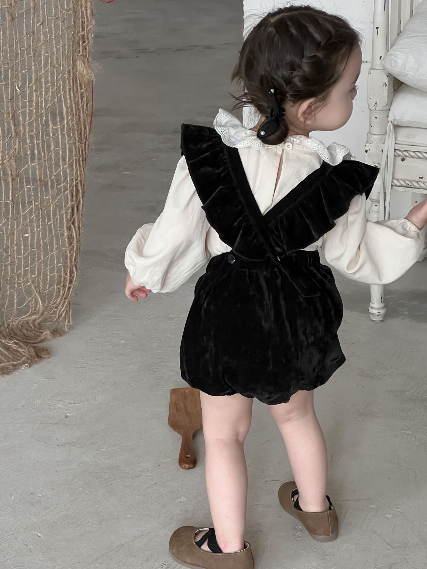 Galakoko25秋婴童荷叶边绒料赫本风短爬服搭米白花边领上衣两件套,淘宝优惠券,粉丝福利购,淘宝优惠卷