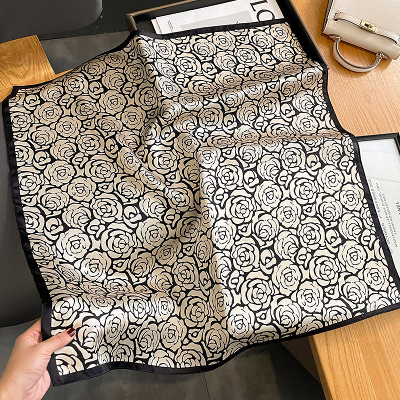 小香风山茶花100%桑蚕丝70杭州丝巾 笛菲围巾/丝巾/披肩