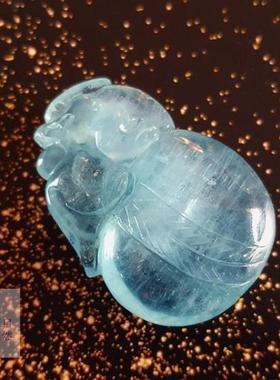 水晶海蓝宝吊坠貔貅雕刻