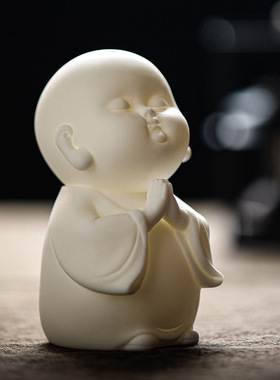 德化白瓷小和尚摆件中式陶瓷人物家居客厅玄关书房桌面禅意摆设品