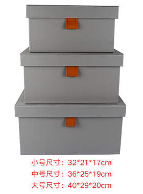 样板房间衣帽间饰品组合
