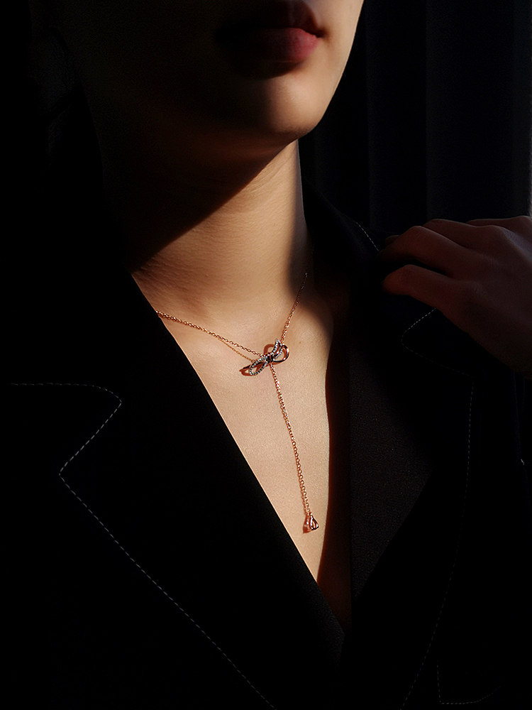 采用施华元素洛世奇蝴蝶结女锁骨链 茗琳项链