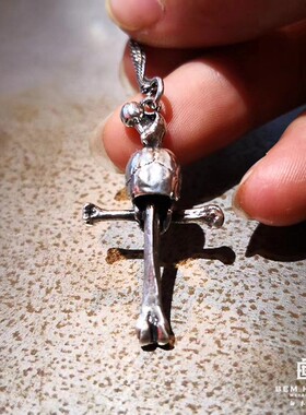 原创十字架吊坠骷髅项链骨头