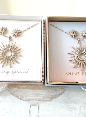 一盒的价格盒子随机时尚简约项链耳钉女气质百搭太阳吊坠套装潮29