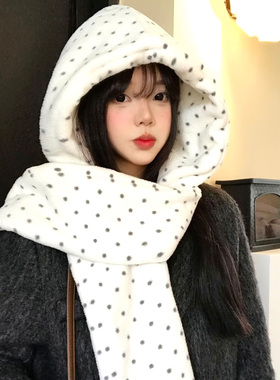 白色波点毛绒帽子围巾一体女冬季