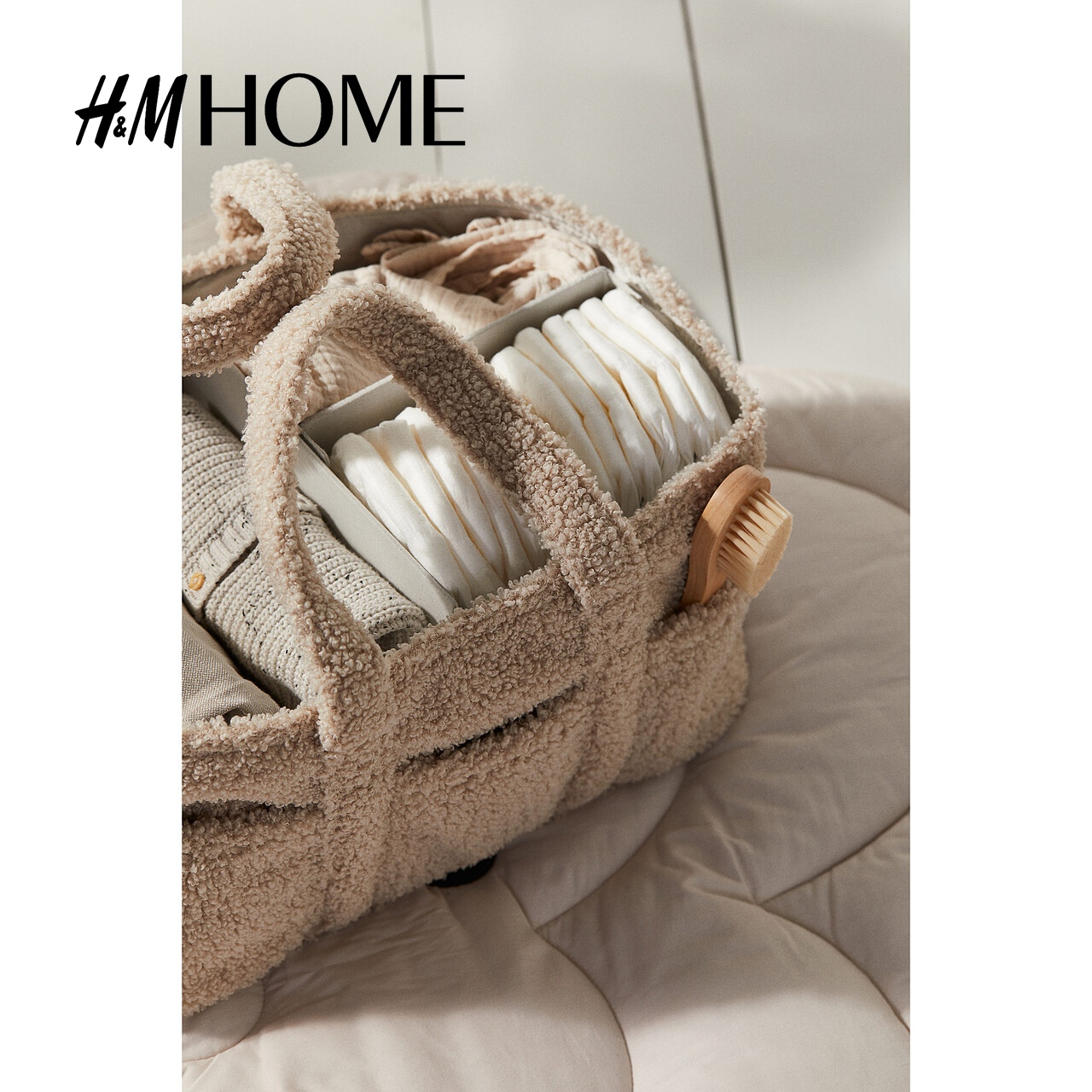 HM HOME 女包秋季简约实用手提厚实泰迪绒妈咪包1191905 - 图1