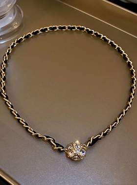 高级感轻奢黑色磁铁项链