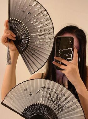 中国风折叠小扇子随身携带古风汉服马面裙古装舞蹈黑色折扇女