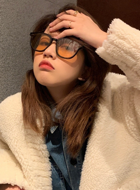 橘黄色复古女墨镜街拍