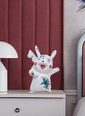 现代轻奢卡通皮卡丘树脂摆件