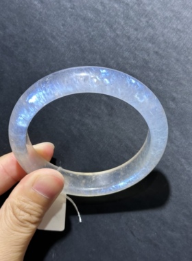 天然性价比款蓝月光水晶手镯 整体干净只以后带蓝光
