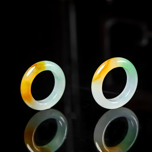 羊子珠宝 日月同辉 老坑种黄加绿三彩天然翡翠指环 单出12.11 - 图1