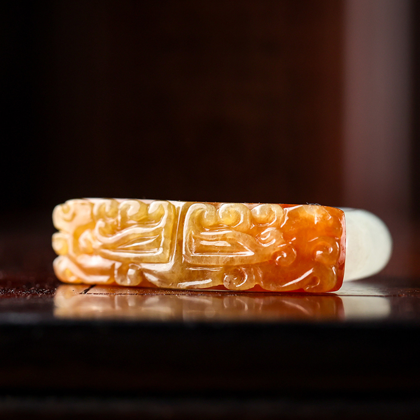 Yangzi Jewelry Chiyun Laokeng red jade pretty color cleverly carved antique pattern jade ring