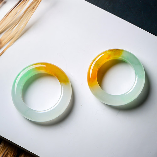 羊子珠宝 日月同辉 老坑种黄加绿三彩天然翡翠指环 单出12.11 - 图3