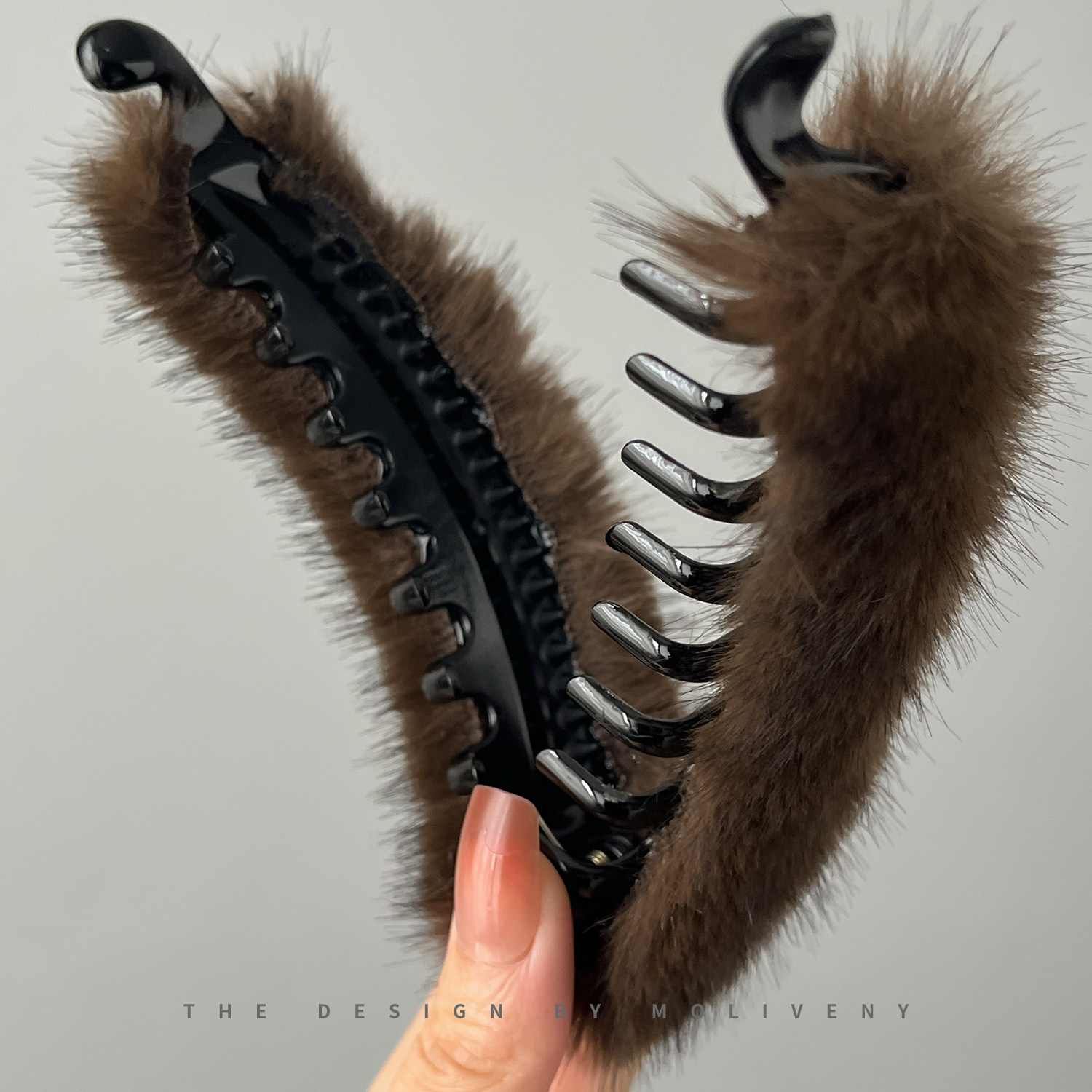 秋冬时尚竖夹水貂毛香蕉夹发卡后脑勺高马尾竖立夹子头饰毛绒发夹,淘宝优惠券,粉丝福利购,淘宝优惠卷