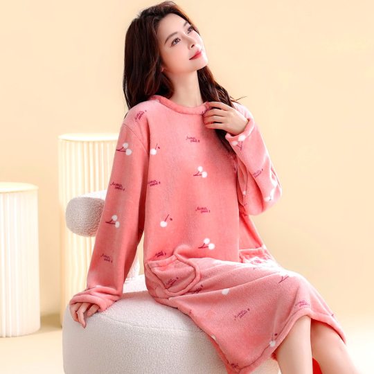 加厚秋冬卡通法兰绒睡裙女睡衣家居服长款珊瑚绒浴裙可爱柔软甜美