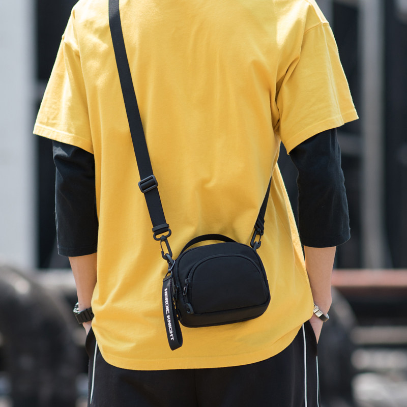 男士单肩ins潮牌休闲男包斜挎包 英雄骑士男士包袋