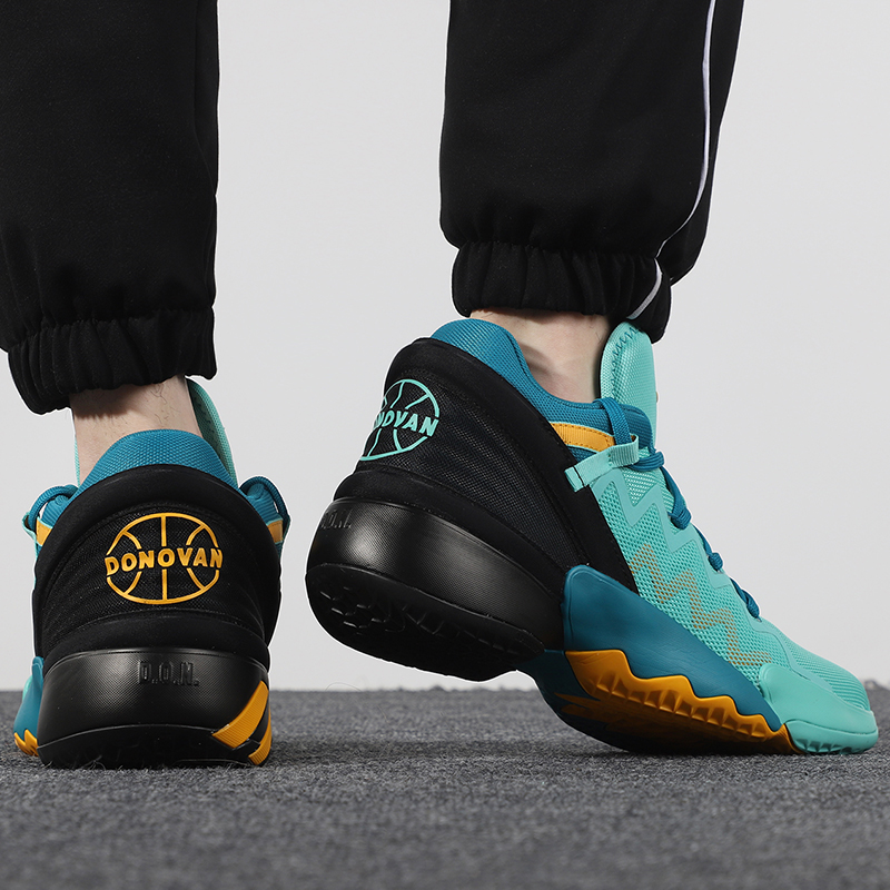 Adidas阿迪达斯鞋子男鞋2022春季新款运动鞋实战耐磨篮球鞋FZ4408 - 图1